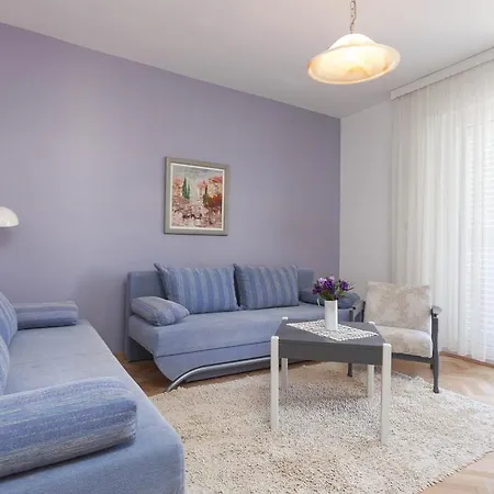 Ivan & Tonka 아파트 *