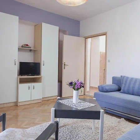 Ivan & Tonka 아파트